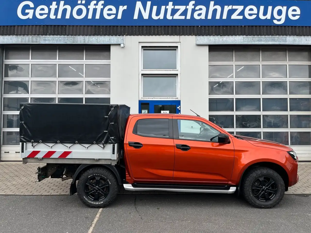Isuzu D-Max 2023 — фото 24