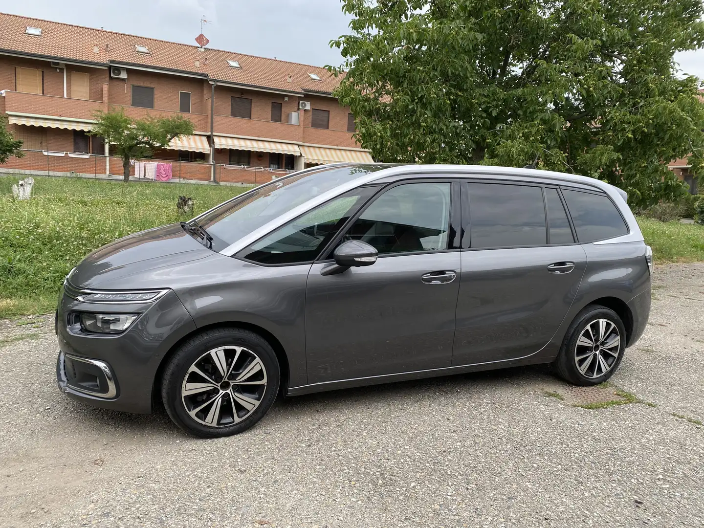 Citroen Grand C4 Picasso 1.6 bluehdi Shine s&s 120cv eat6 - 1