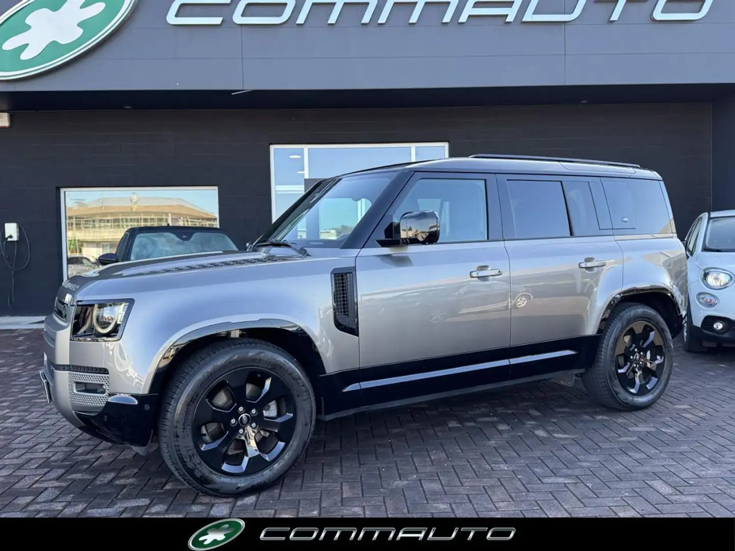 Land Rover Defender 110 3.0D I6 250 CV AWD Auto X-Dynamic SE Grigio - 2