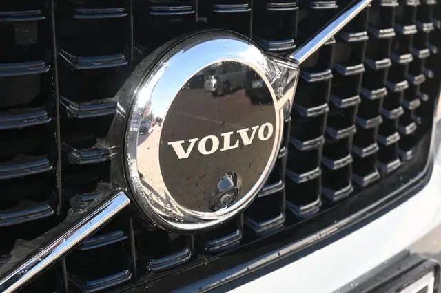 Volvo XC40 view 9