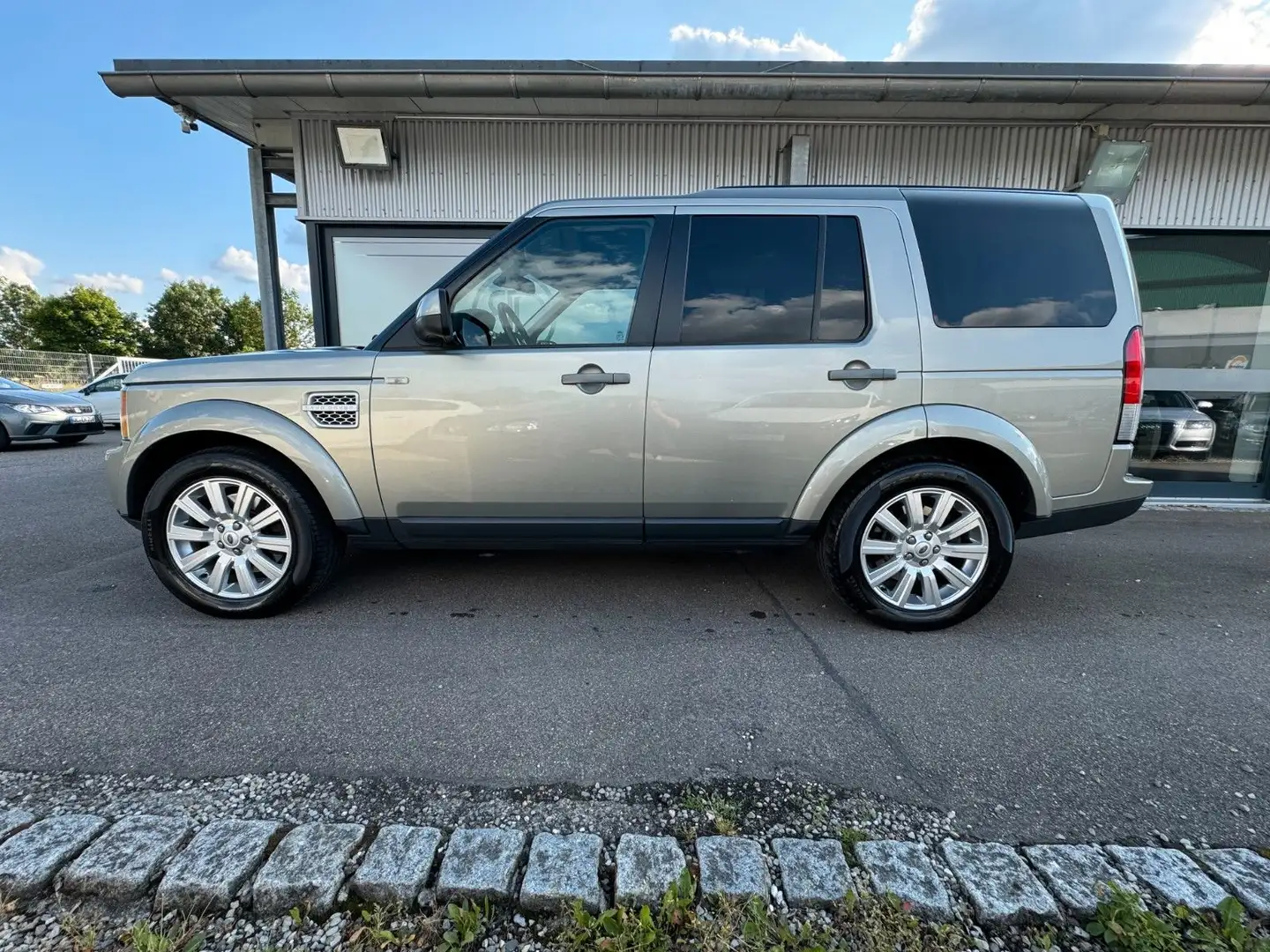 Land Rover Discovery 4 SDV6 HSE*Klima*2Hand*Luft*Pano*LM*AHK Braun - 2