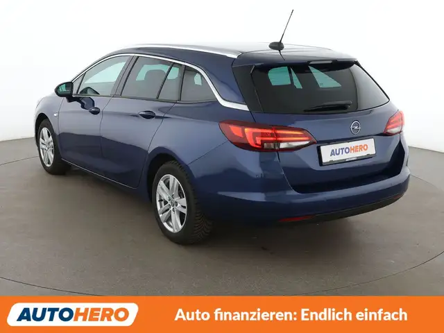 Opel Astra view 4