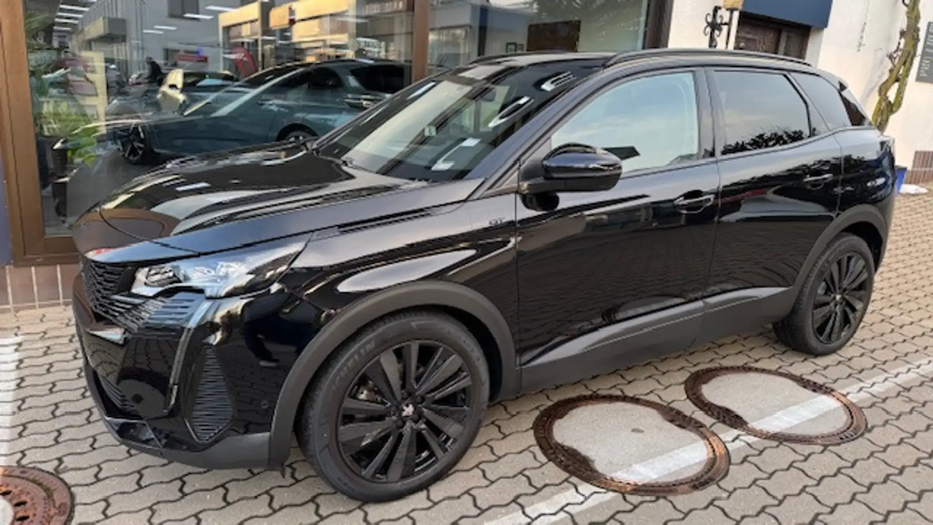 Peugeot 3008 GT BLACK PACK PT180 EAT8 Schwarz - 1