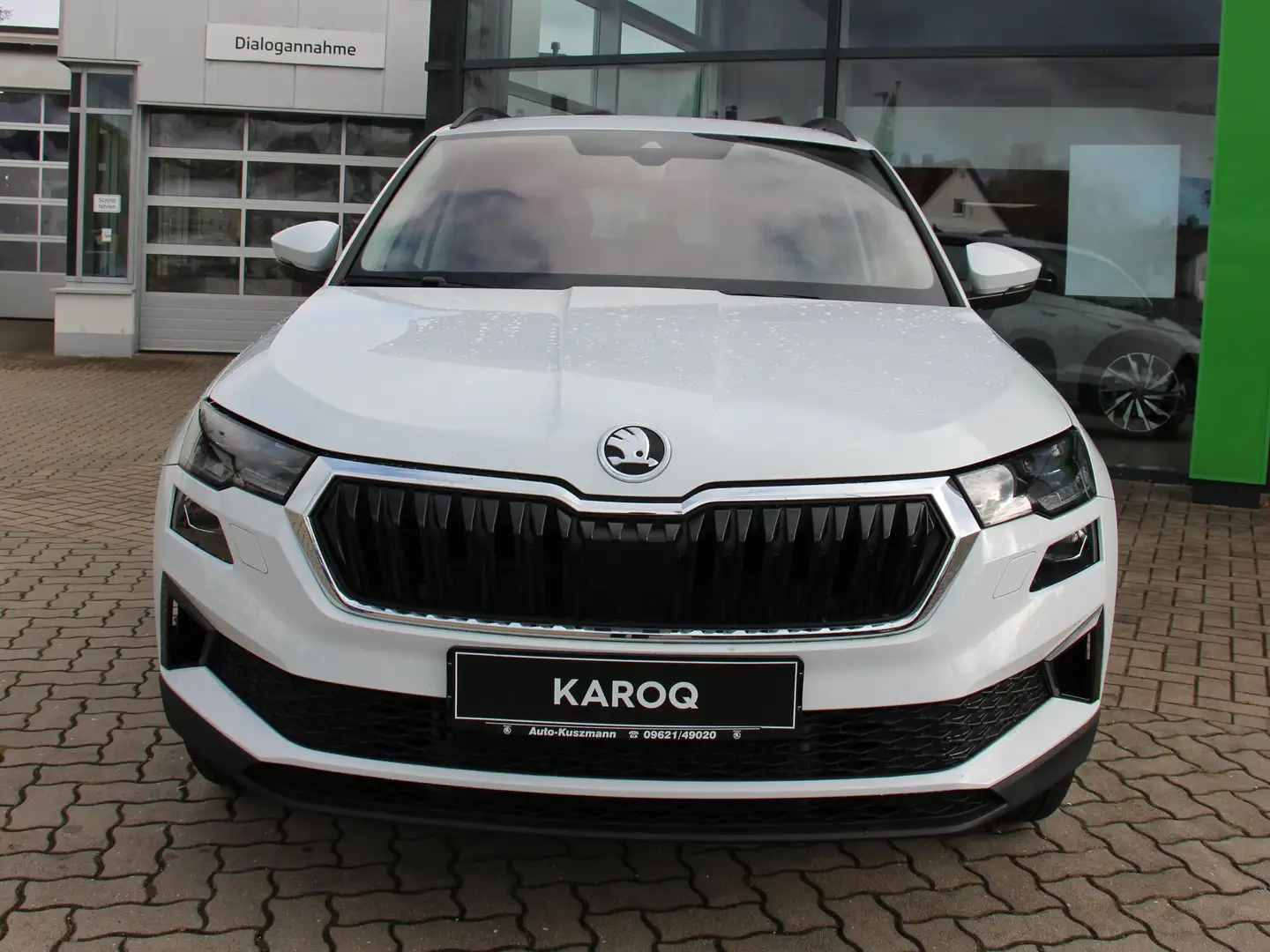 Skoda Karoq Selection Weiß - 2