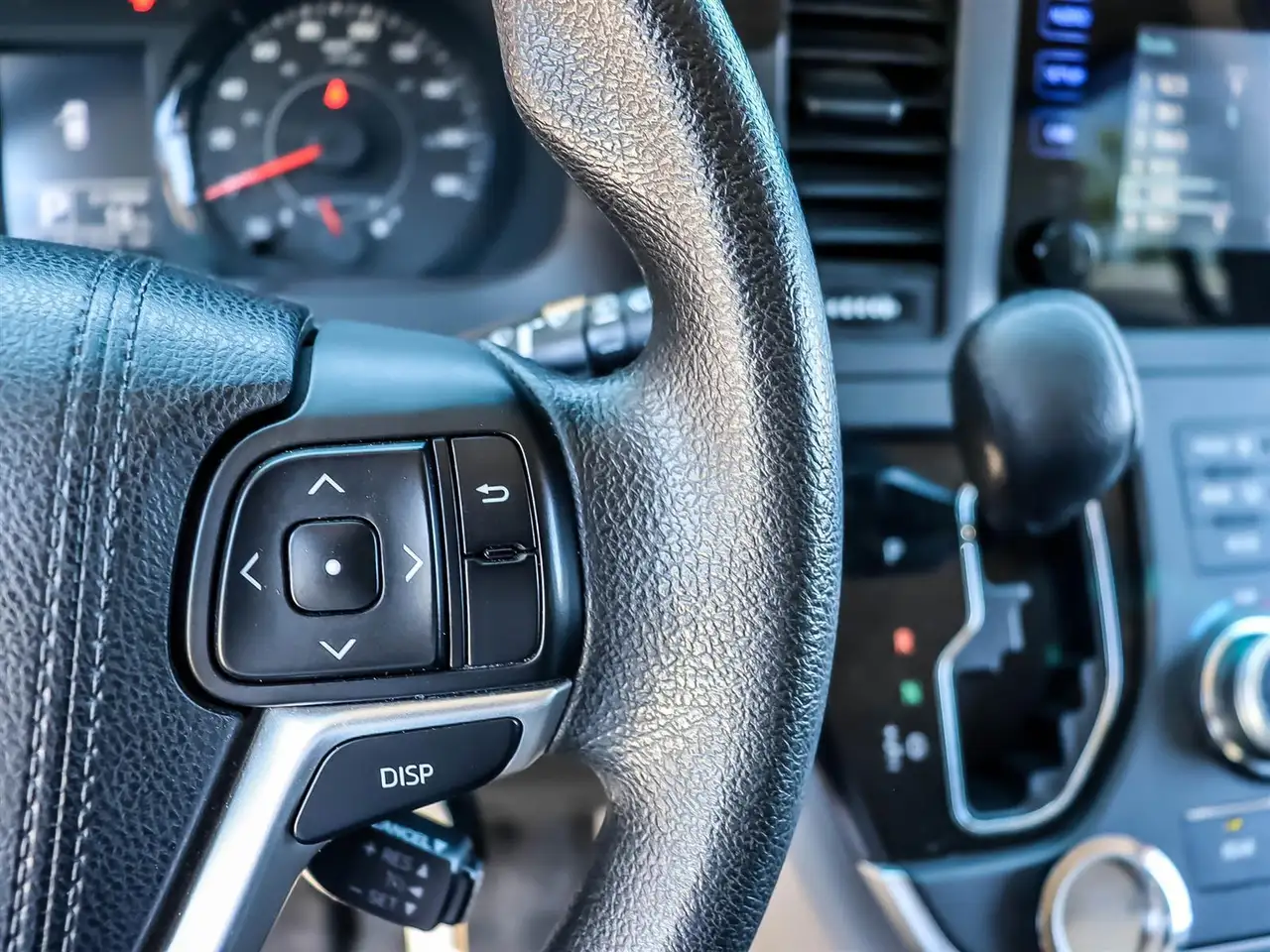 Toyota Sienna снимка Toyota Sienna