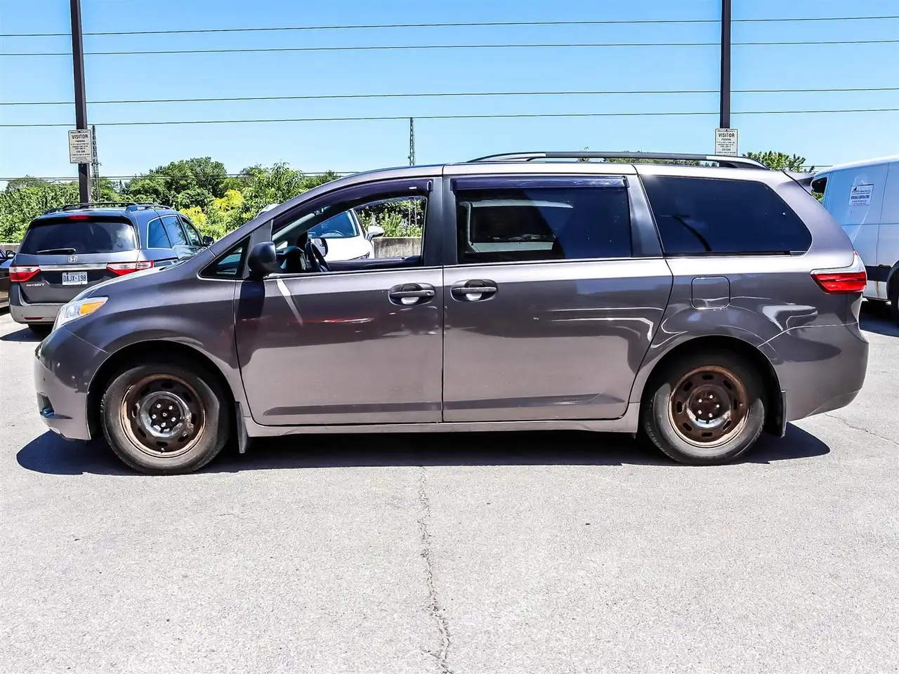Toyota Sienna снимка Toyota Sienna