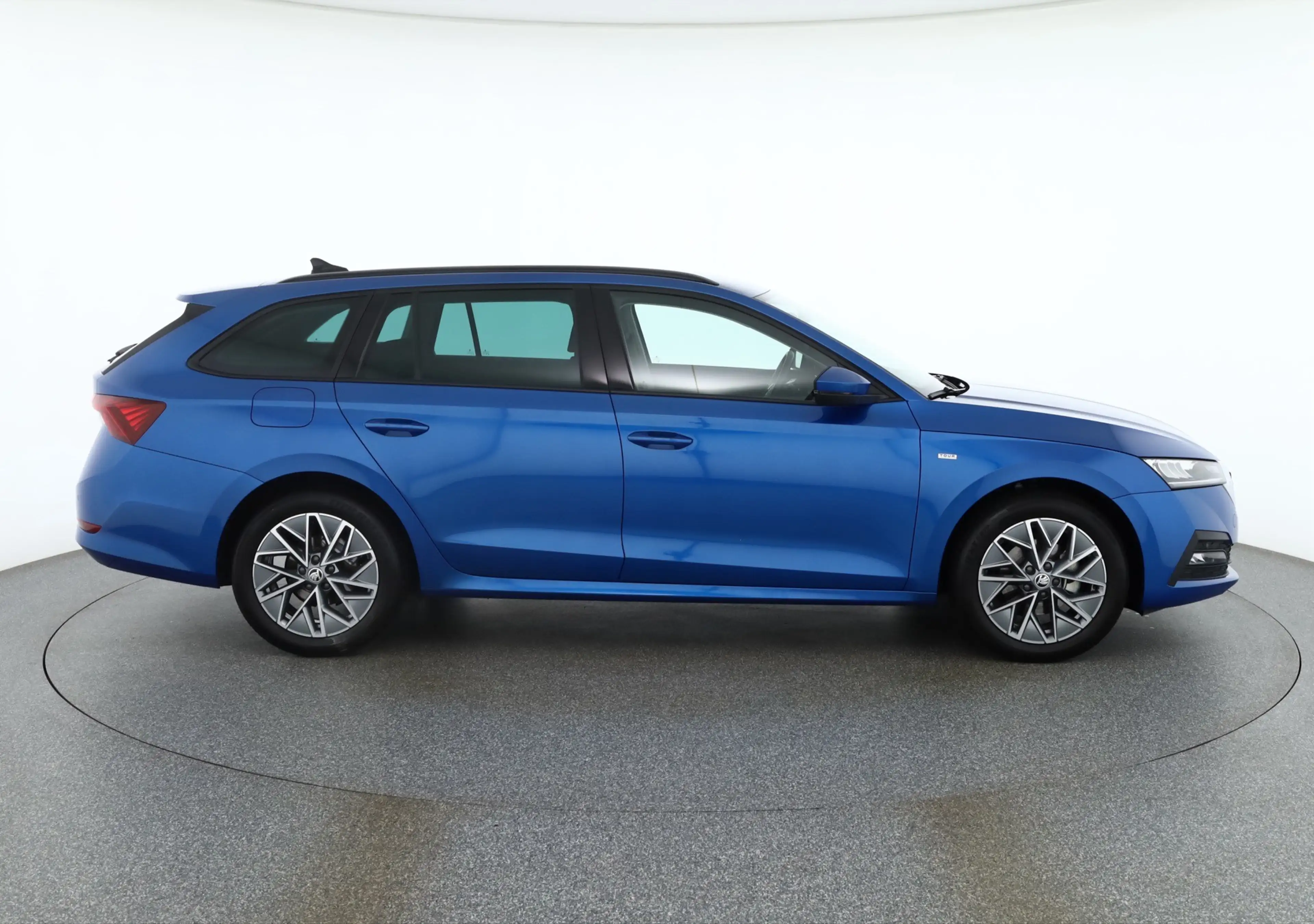 Skoda Octavia Combi 2.0 TDI DSG LED SmartLink AHK DAB — photo 6