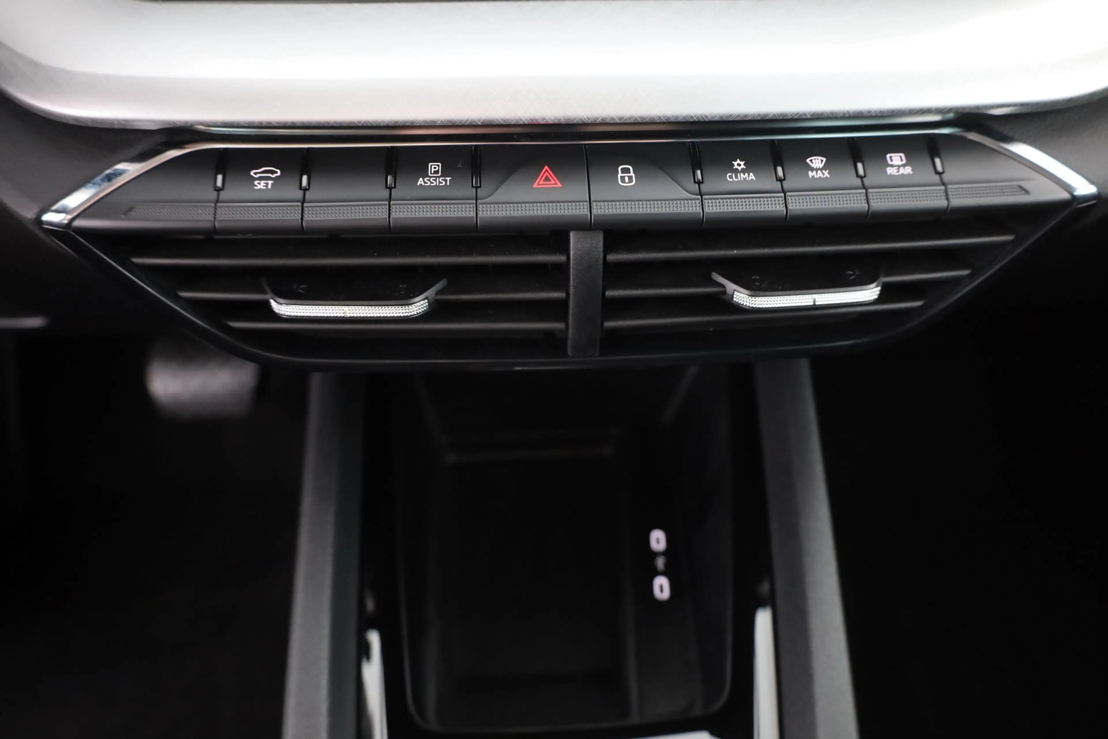 Skoda Octavia Combi 2.0 TDI DSG LED SmartLink AHK DAB — photo 12