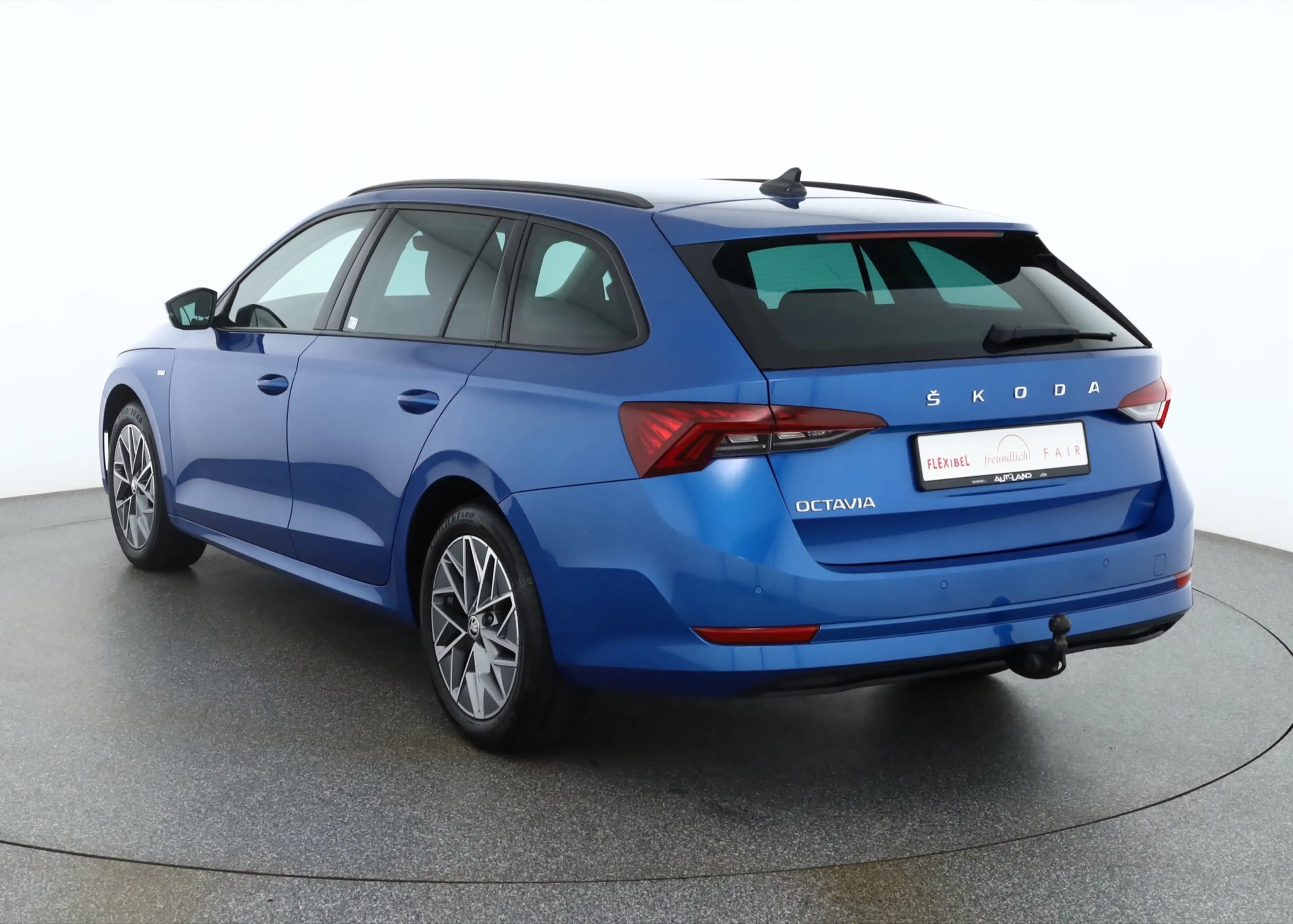 Skoda Octavia Combi 2.0 TDI DSG LED SmartLink AHK DAB — photo 3