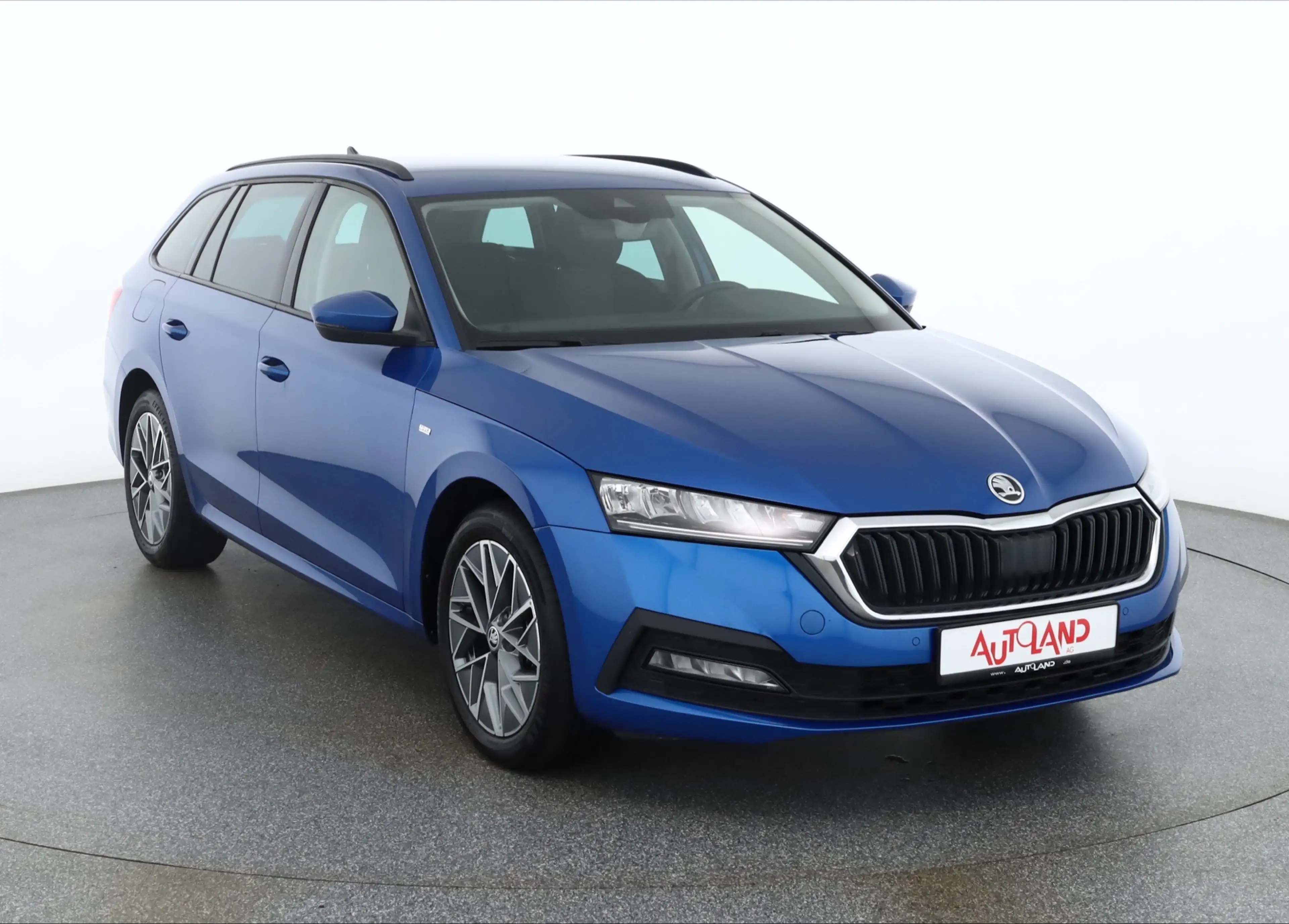 Skoda Octavia Combi 2.0 TDI DSG LED SmartLink AHK DAB — photo 7