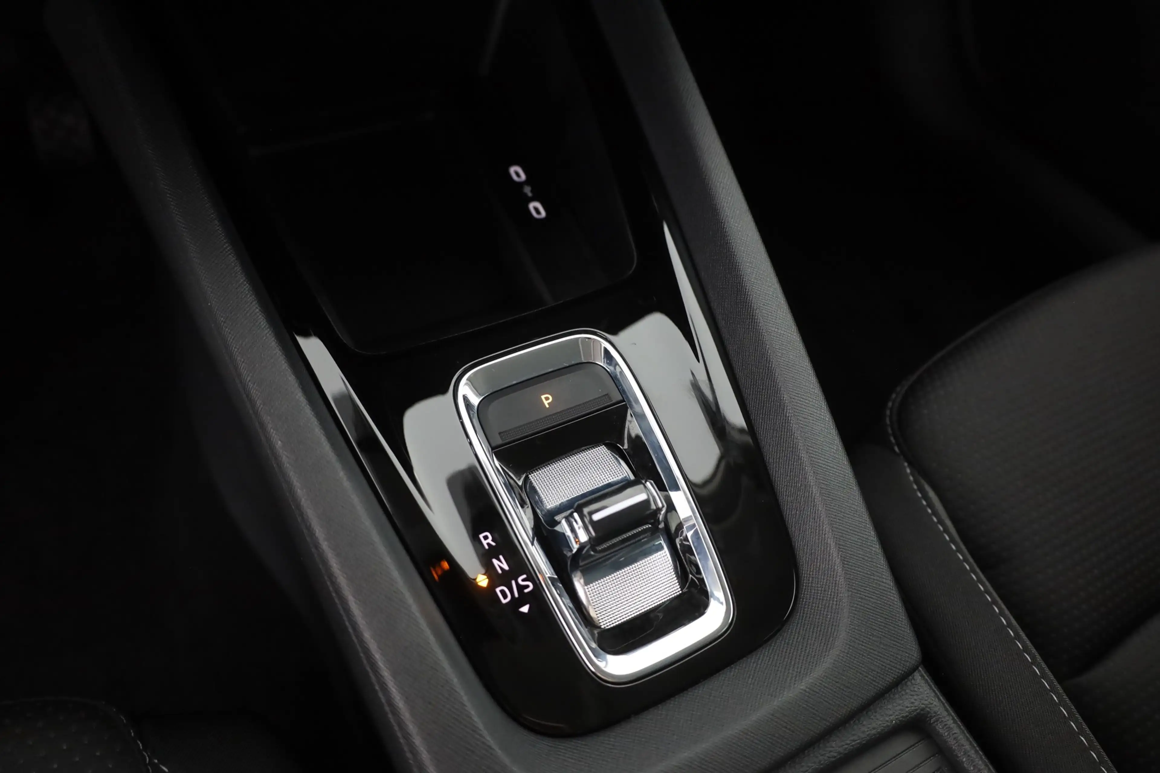 Skoda Octavia Combi 2.0 TDI DSG LED SmartLink AHK DAB — photo 13