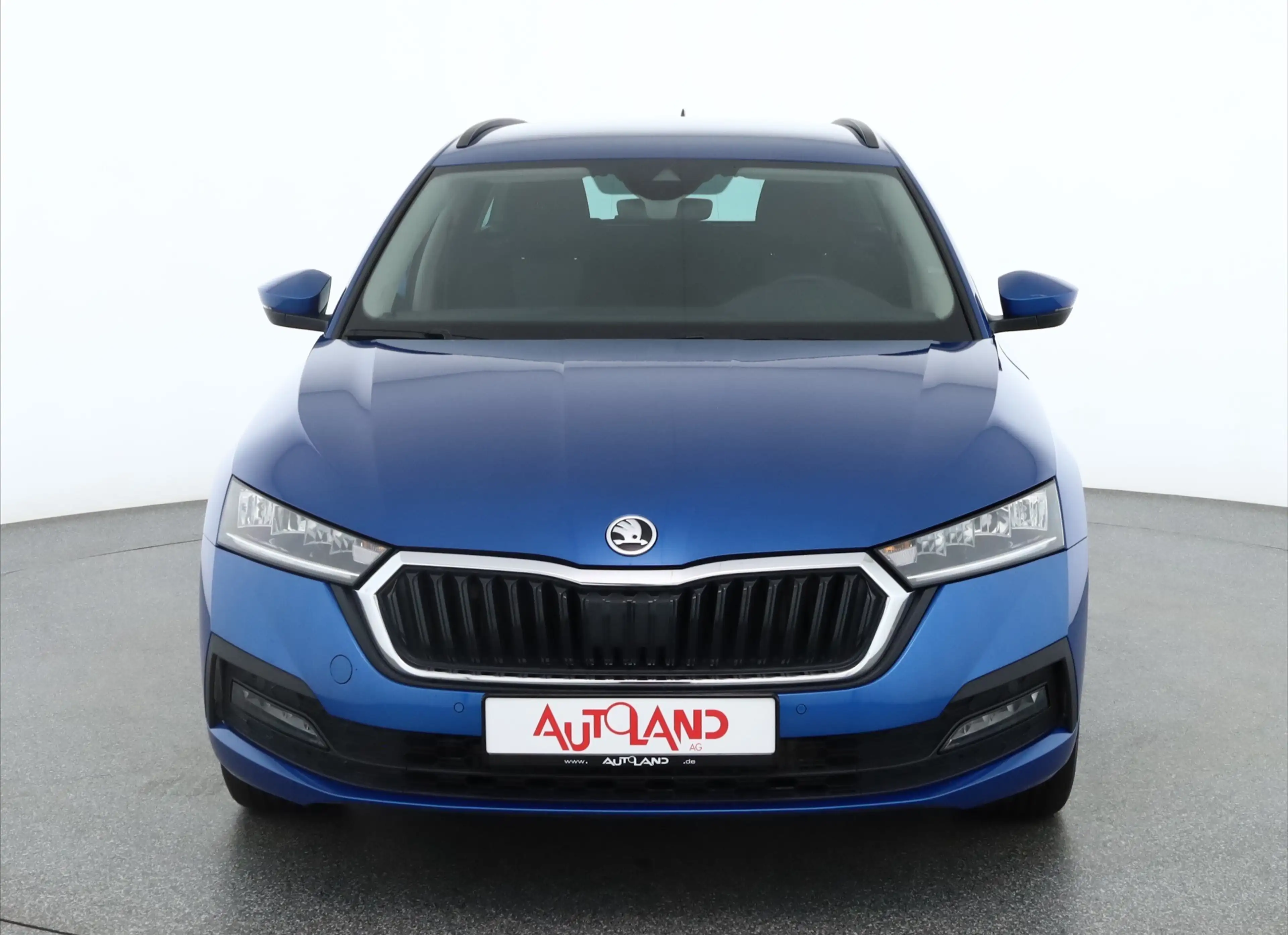Skoda Octavia Combi 2.0 TDI DSG LED SmartLink AHK DAB — photo 8