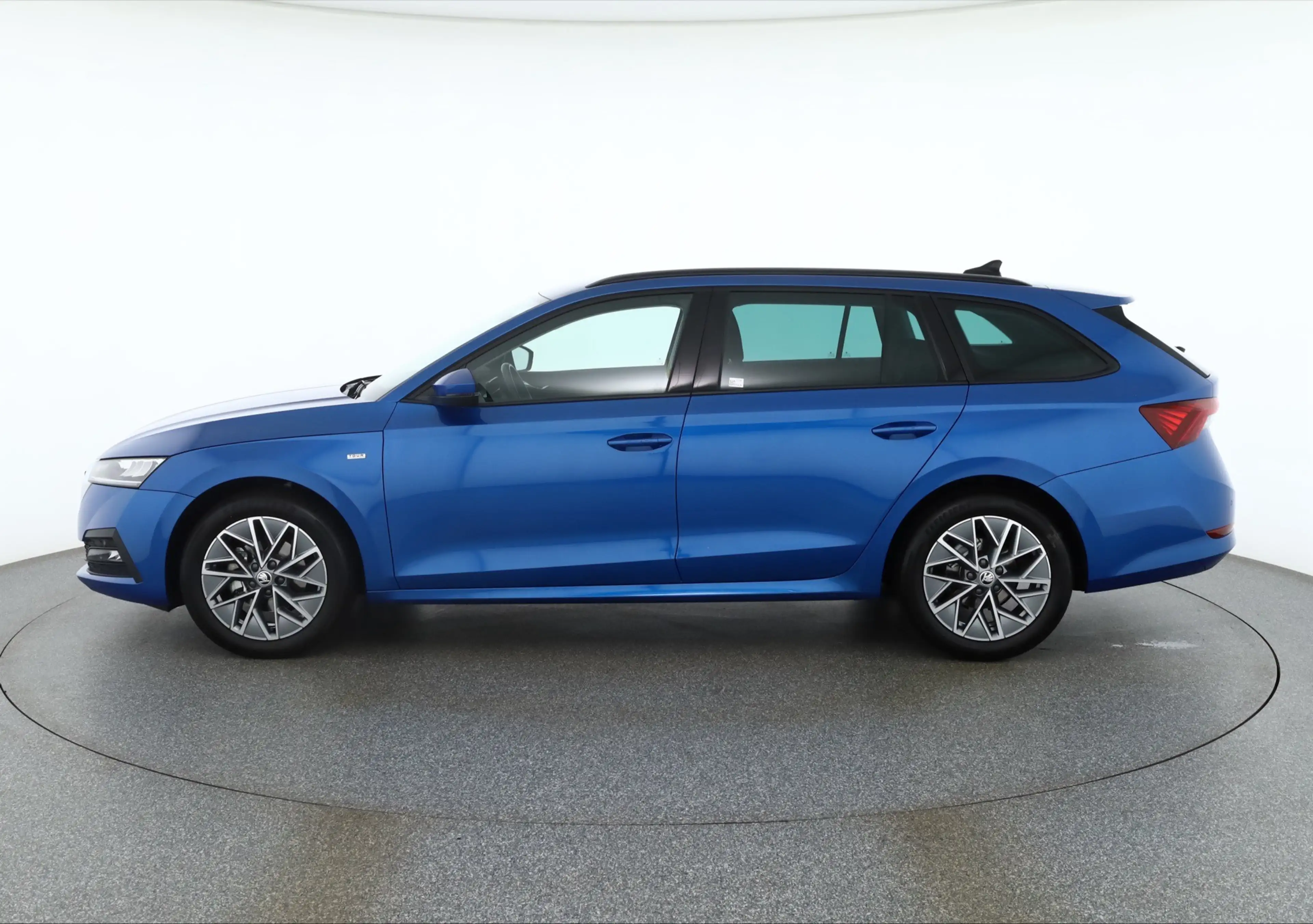 Skoda Octavia Combi 2.0 TDI DSG LED SmartLink AHK DAB — photo 2