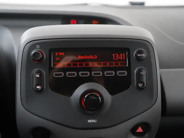 Peugeot 108 view 12