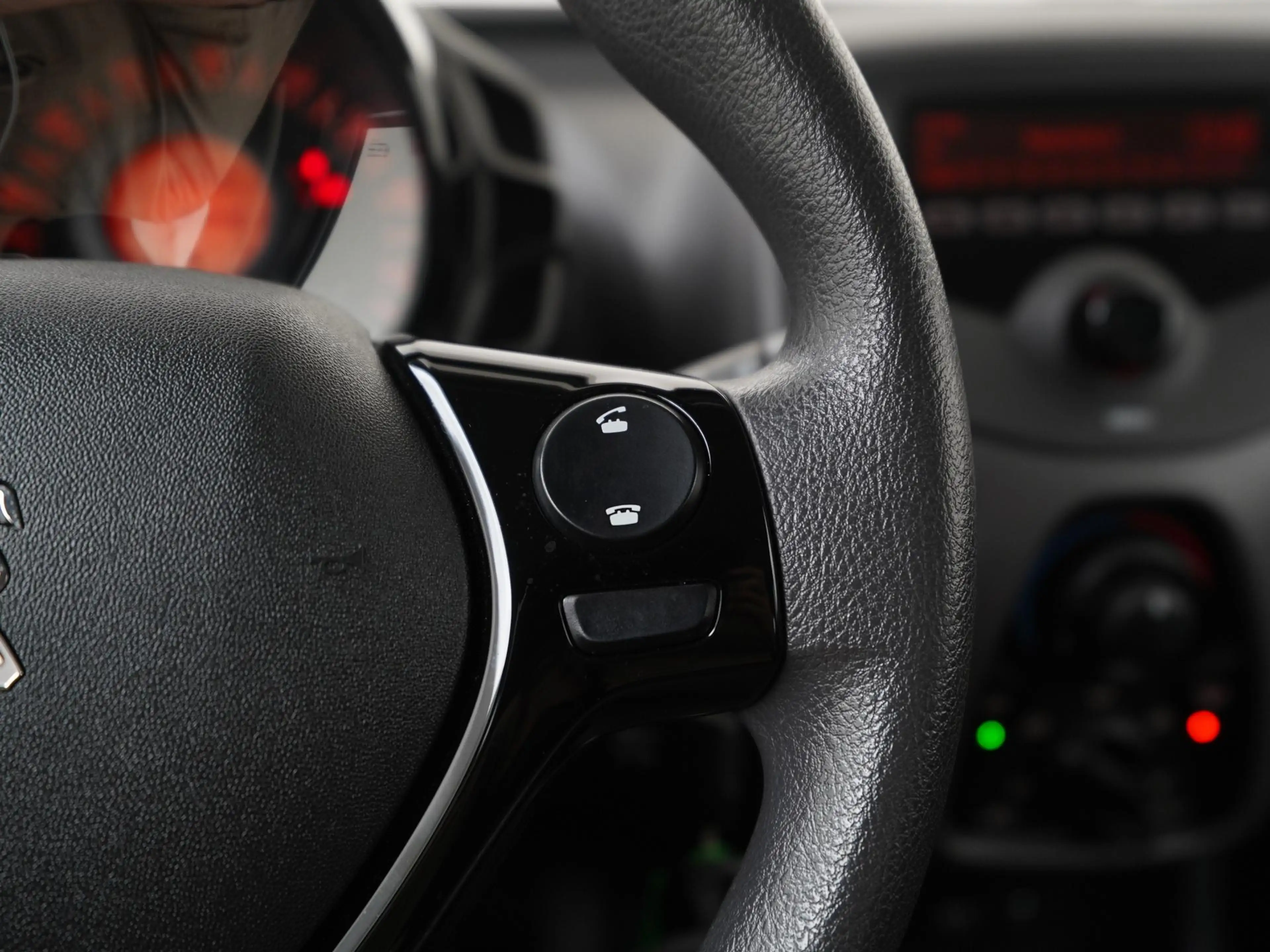 Peugeot 108 1.0 e-VTi Active | Airco | Zondag Open! — photo 9