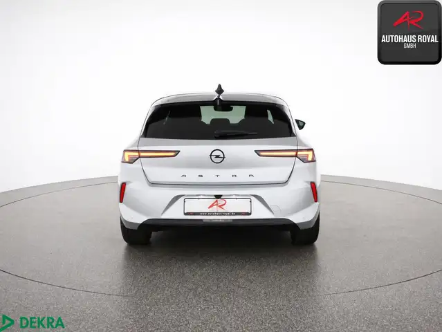 Opel Astra view 4
