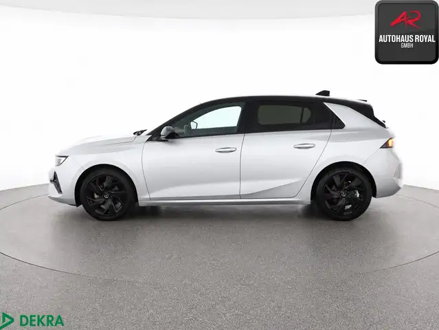 Opel Astra view 2
