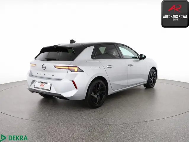 Opel Astra view 5