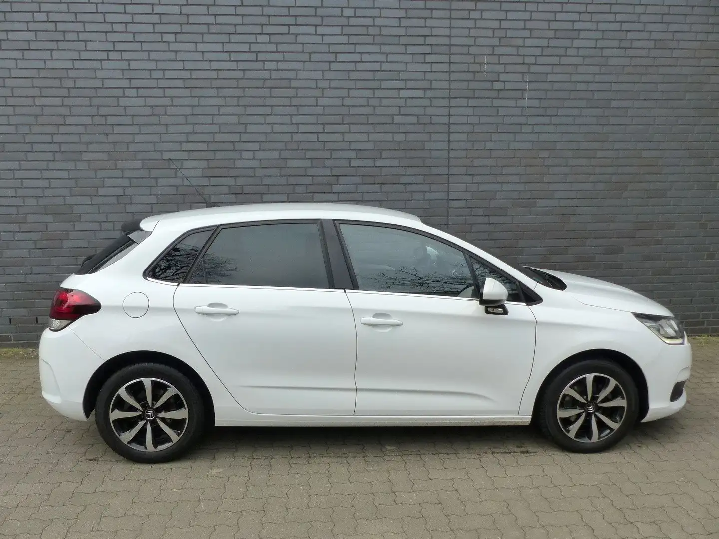 Citroen C4 Selection Automatik/Klimaautom/PDC/Bluetooth Weiß - 2