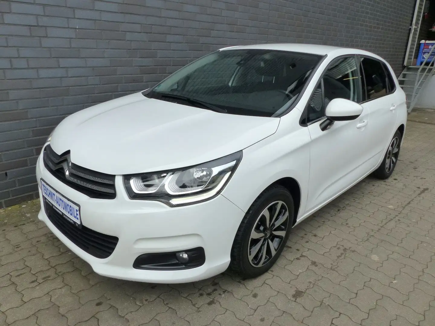 Citroen C4 Selection Automatik/Klimaautom/PDC/Bluetooth Weiß - 1
