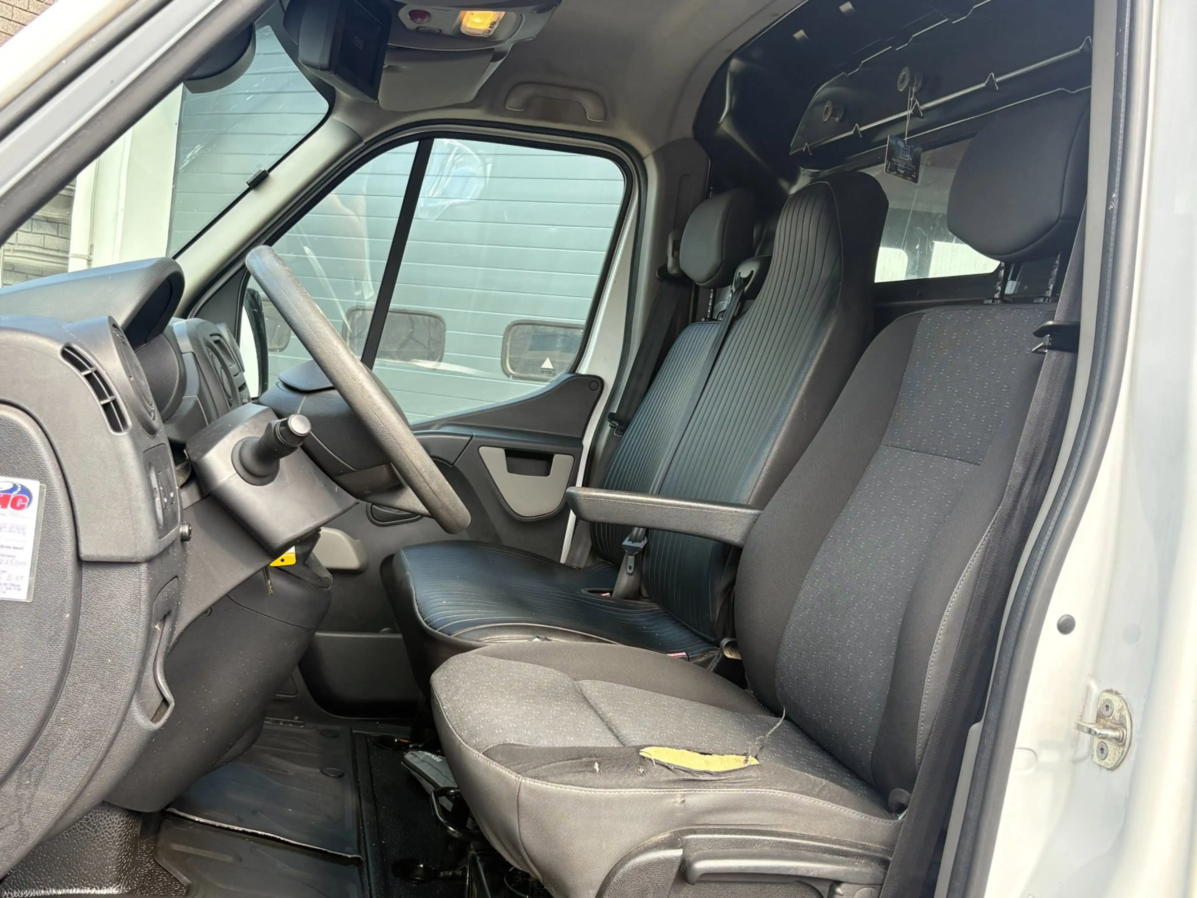 Renault Master T35 2.3dCi 145pk L3H2 Navi Camera Clima Cruise EUR — photo 3