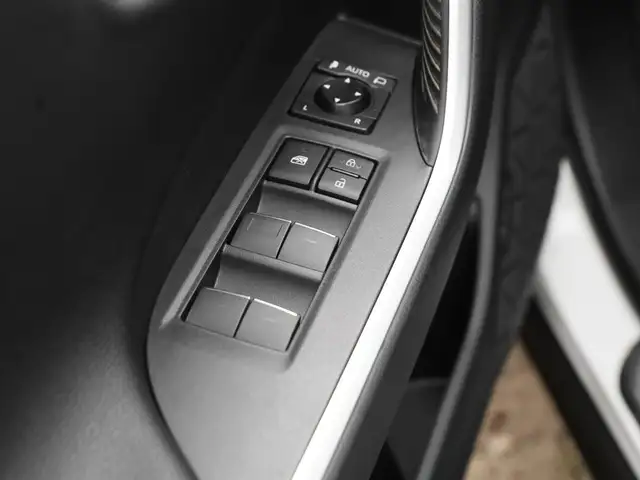 Toyota Rav4 view 11