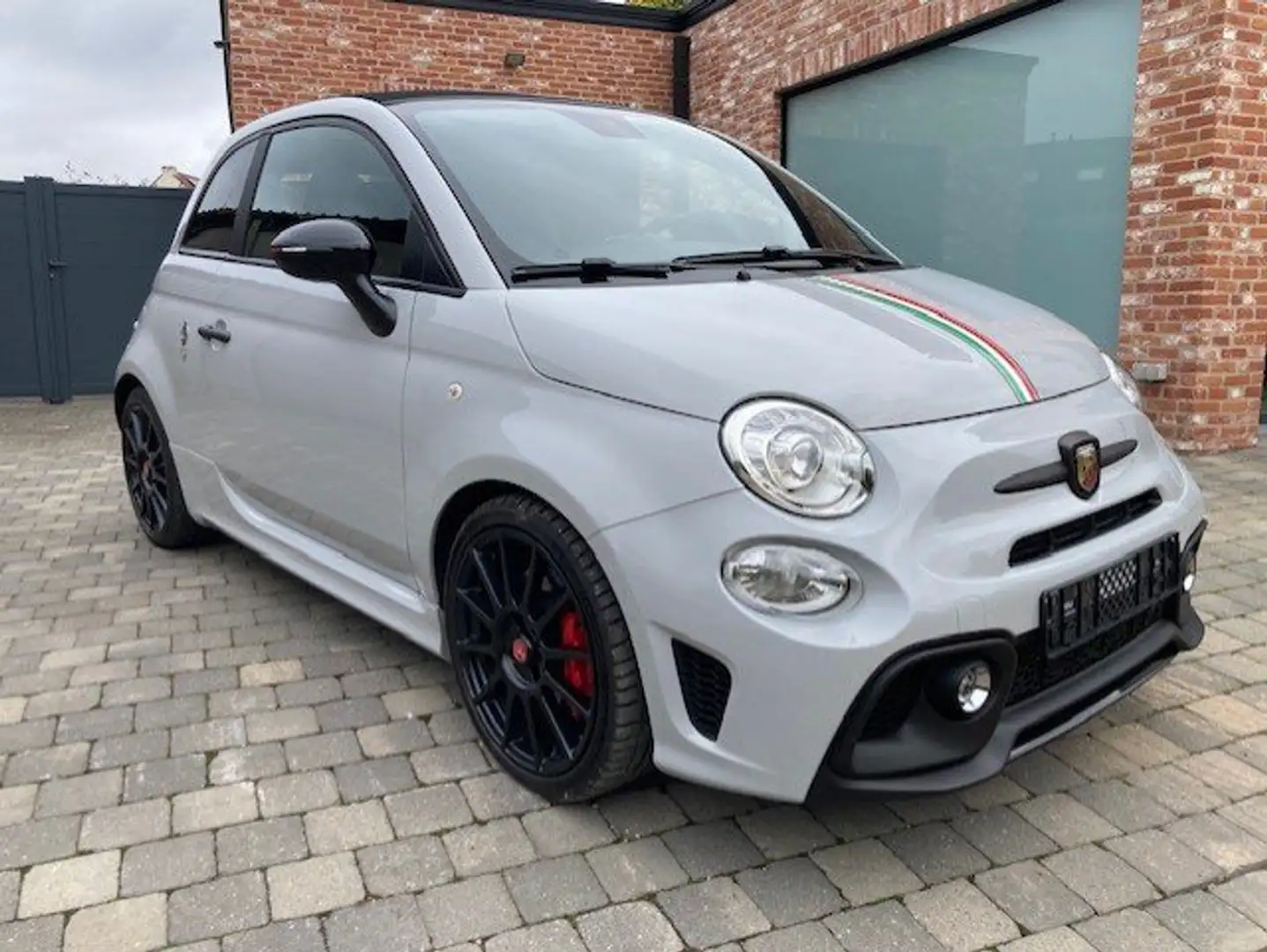 Abarth 500C Esseesse 1.4 T-jet 180pk limited 70 years edition Grijs - 2