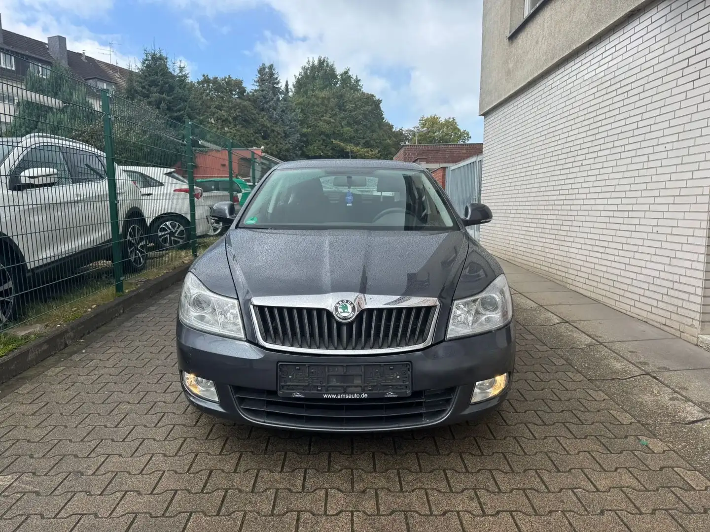 Skoda Octavia Lim. Family TÜV NEU*2.HAND*63.000 km Gris - 2