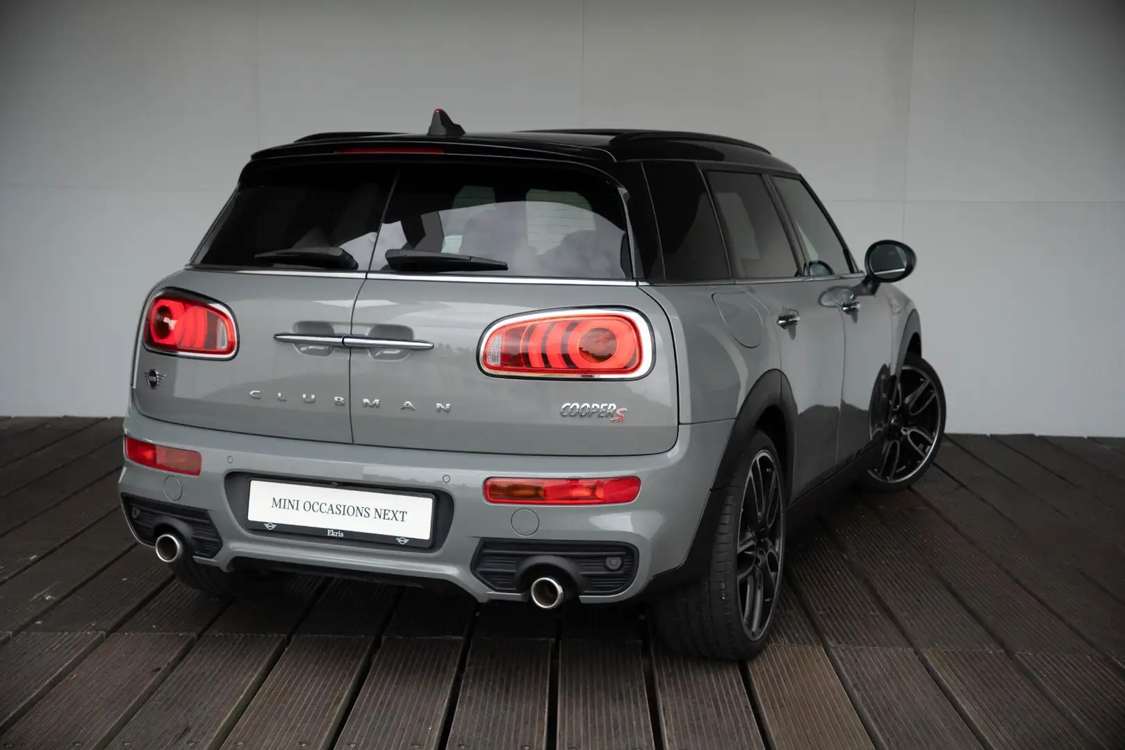 MINI Cooper S Clubman Aut. JCW Trim + Serious Business + Elek verstelbar Gris - 2