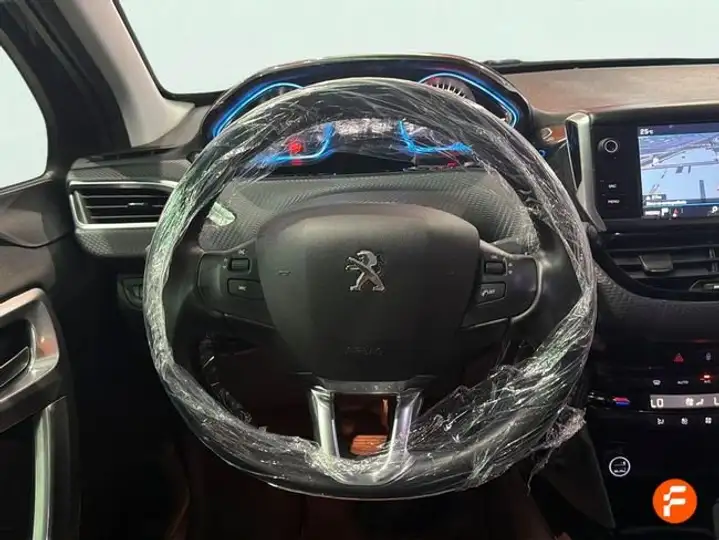Peugeot 2008 1.2 Pure Tech S&S Allure (2017) 2019, foto 12