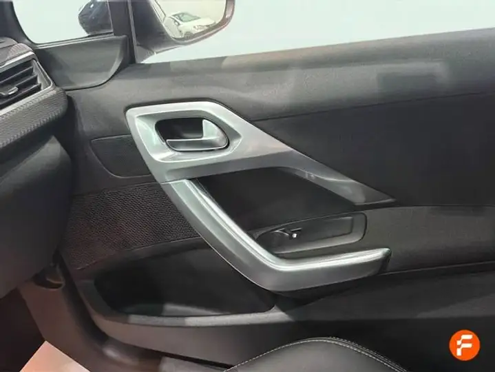 Peugeot 2008 1.2 Pure Tech S&S Allure (2017) 2019, foto 23