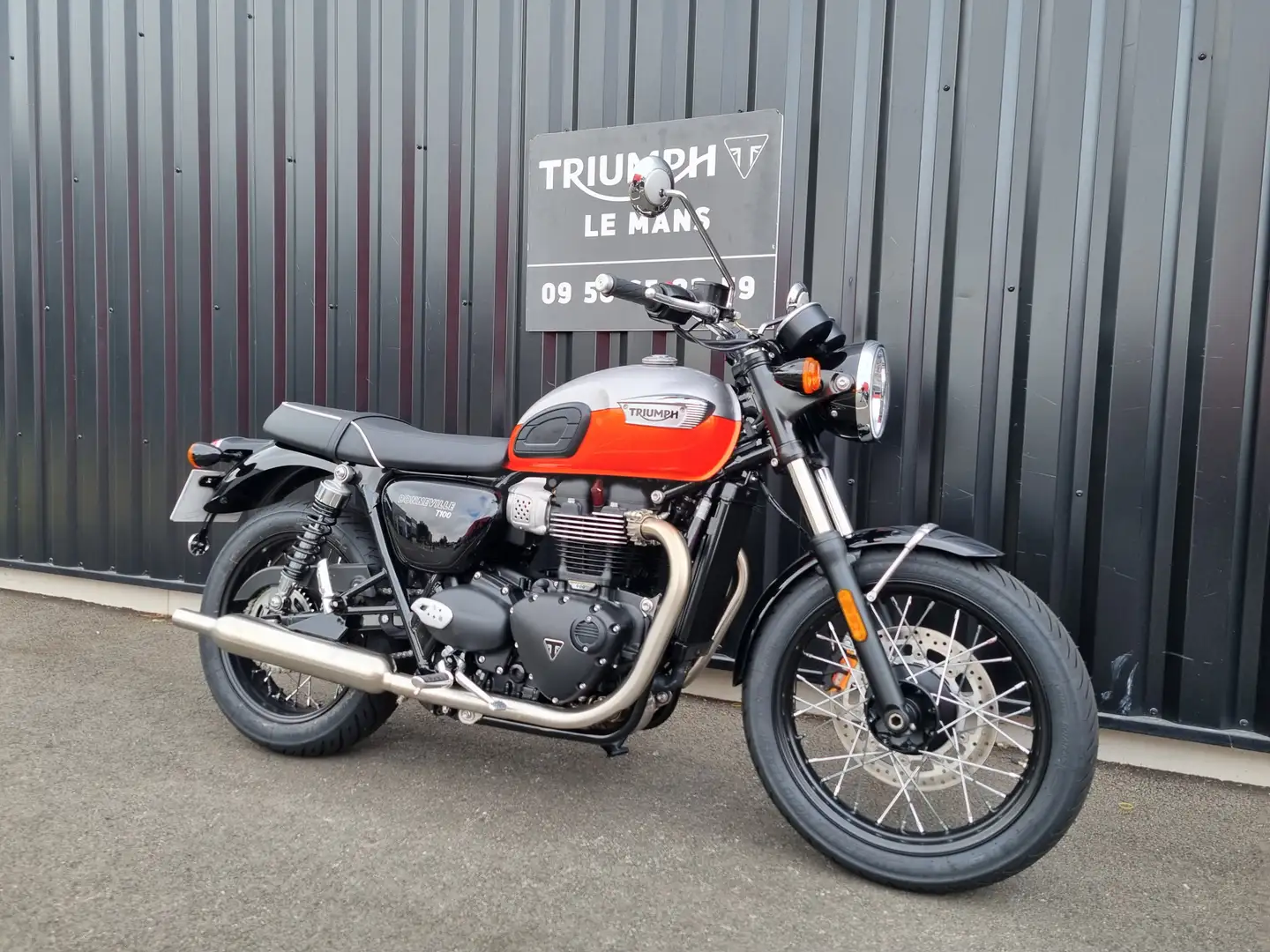 Triumph Bonneville T100 Orange - 2