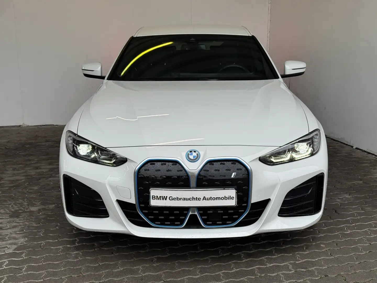 BMW i4 eDrive35 M Sport Navi.LED.DriveAs.RFK.HiFi Weiß - 2