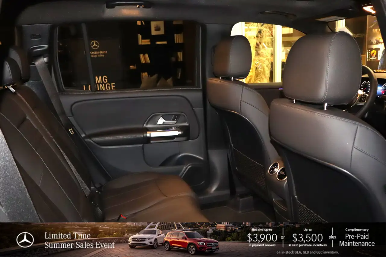 Mercedes-Benz GLB снимка Mercedes-Benz GLB