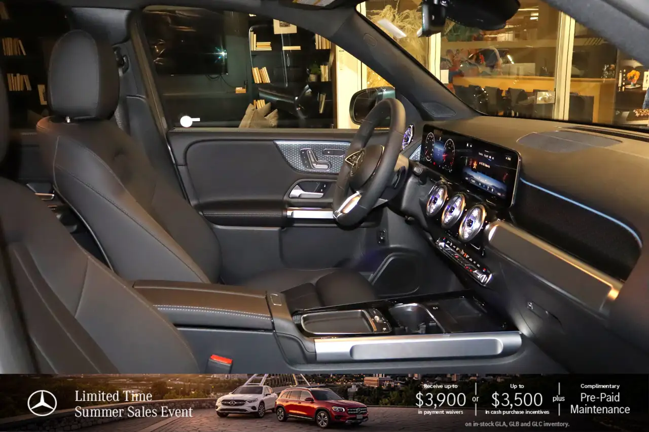 Mercedes-Benz GLB снимка Mercedes-Benz GLB