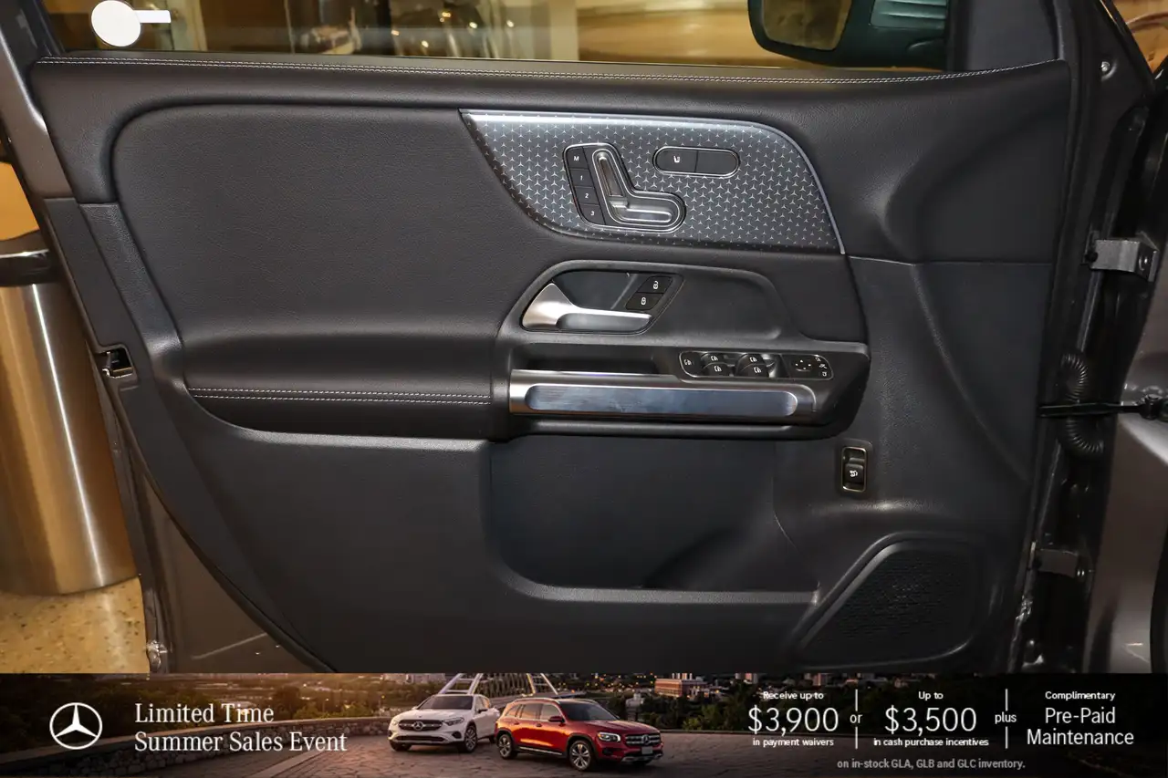 Mercedes-Benz GLB снимка Mercedes-Benz GLB