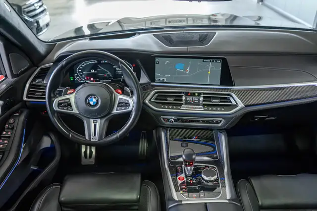 BMW X5 M view 25
