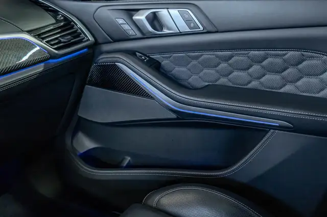 BMW X5 M view 15