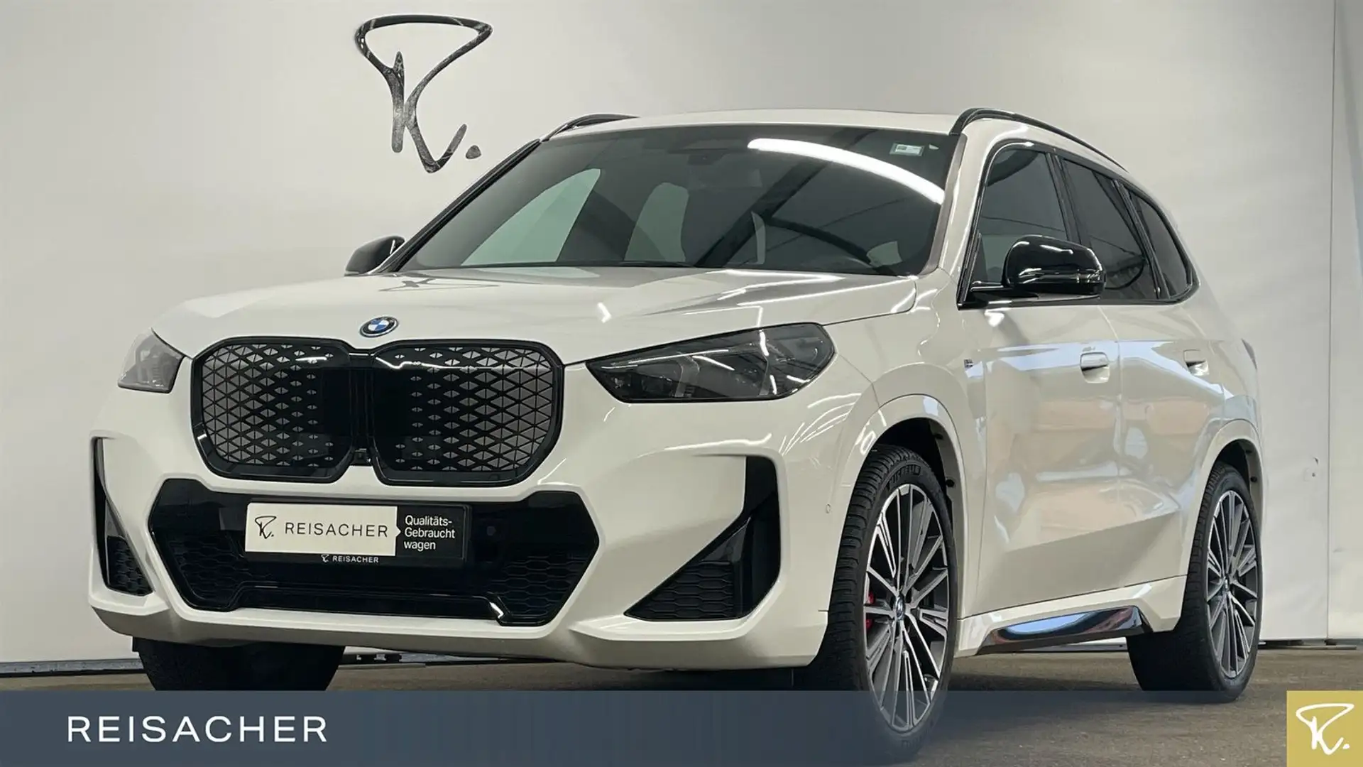 BMW iX1 IX1 A XDRIVE30 MSport PRO AHK LCPro HUD ACC 360° Weiß - 1
