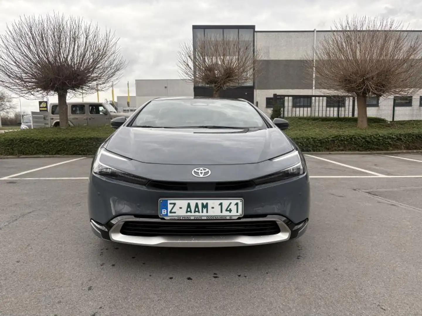 Toyota Prius Premium Plus Grijs - 2
