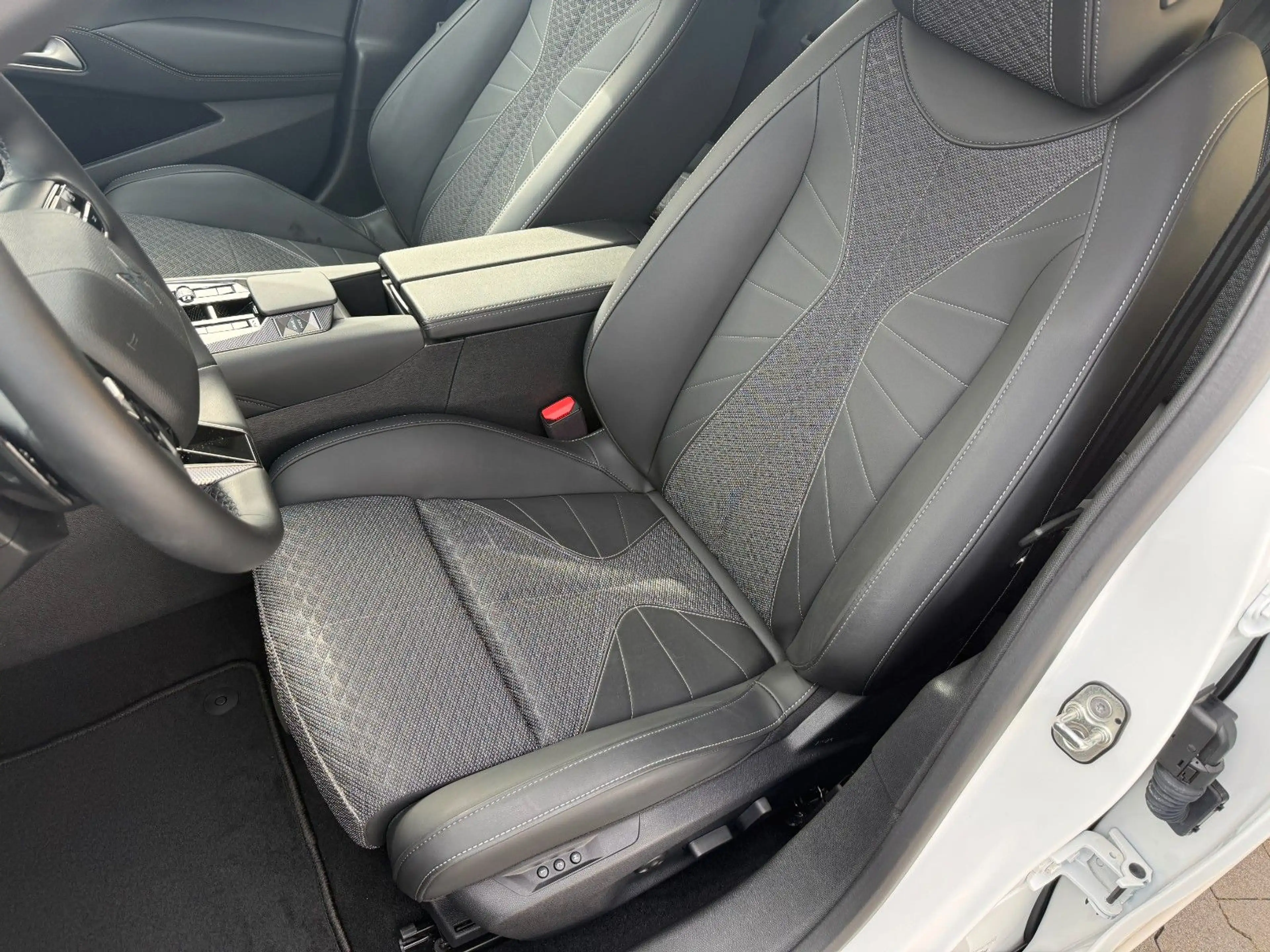 DS Automobiles DS 4 E-Tense Pallas PHEV,Schiebed.,ACC,8-fach — photo 10