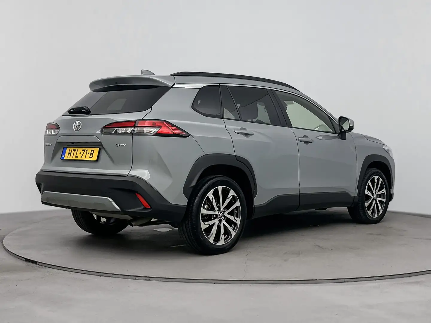 Toyota Corolla Cross Hybrid 200 Style Grijs - 2
