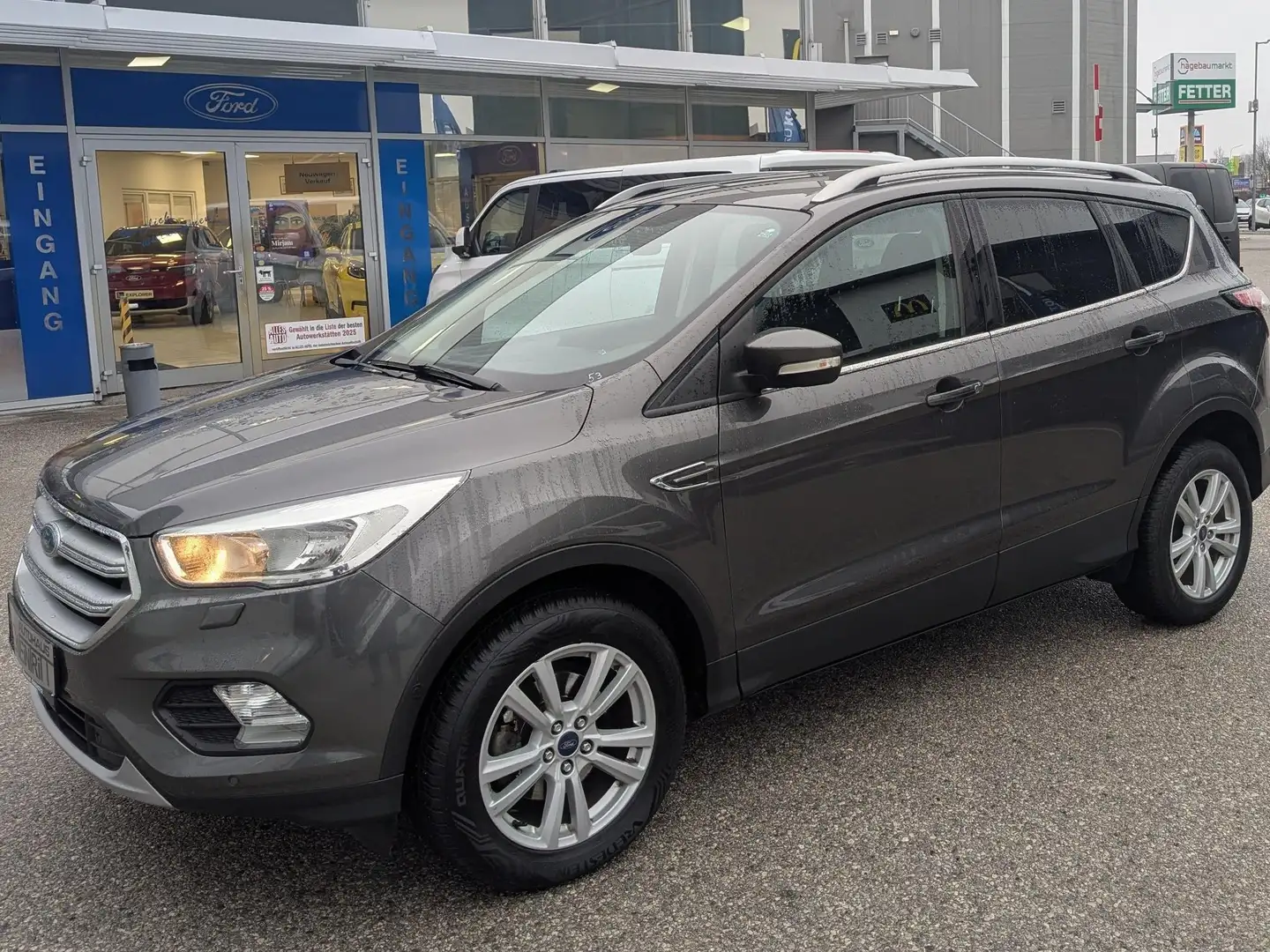 Ford Kuga Trend Grau - 1