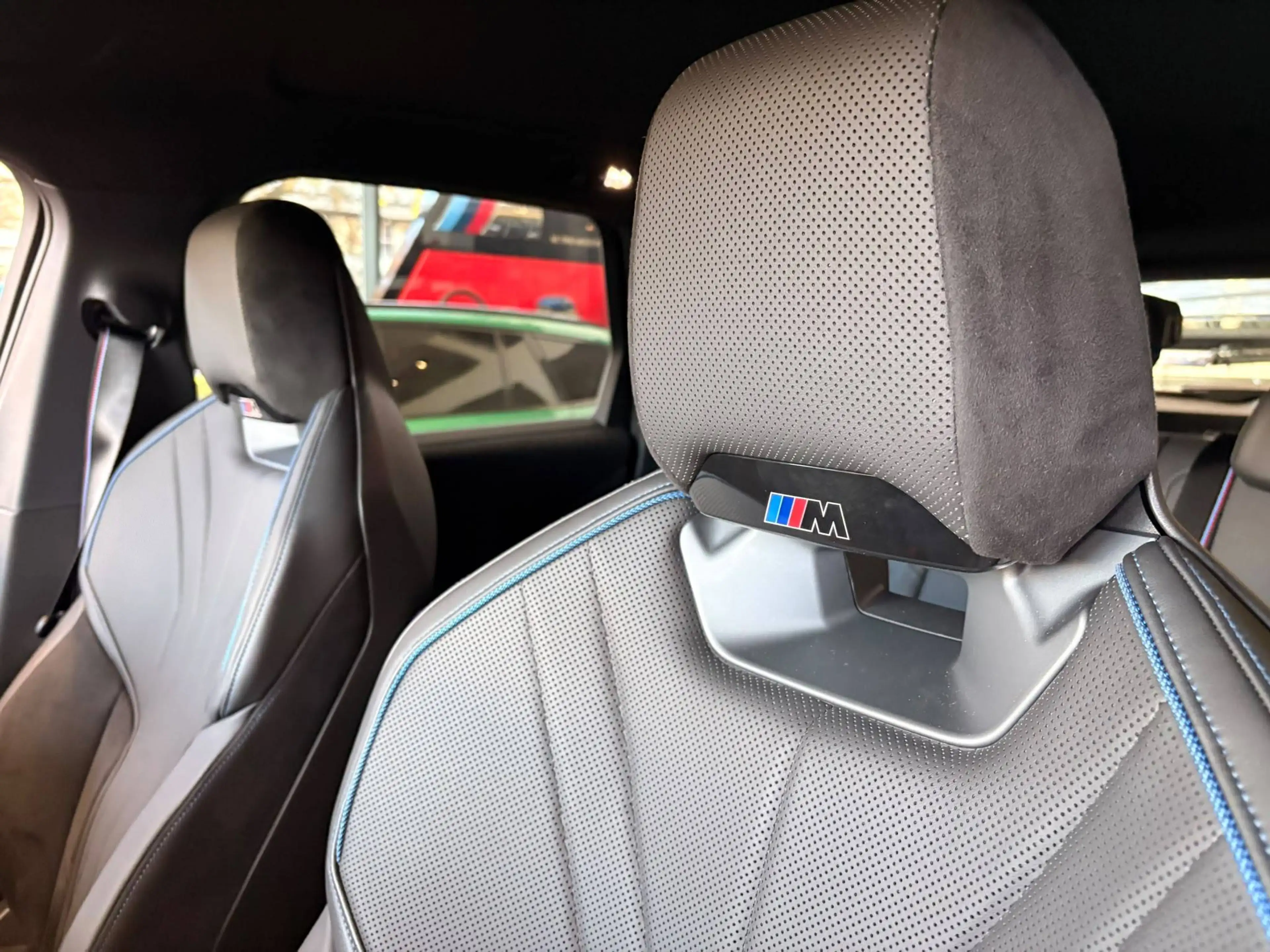 BMW iX3 iX3 113.4 kWh 50 xDrive — photo 10