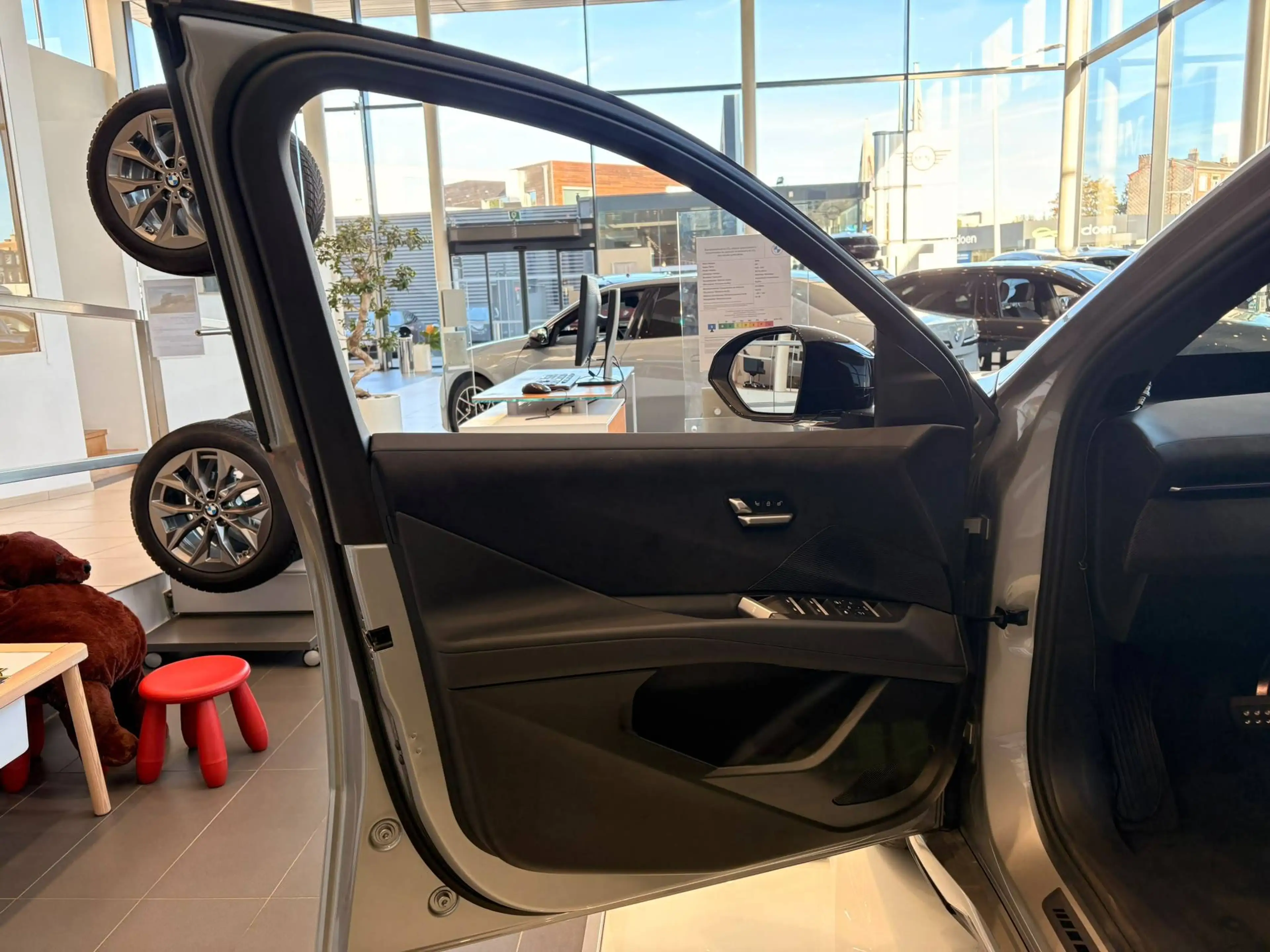 BMW iX3 iX3 113.4 kWh 50 xDrive — photo 7