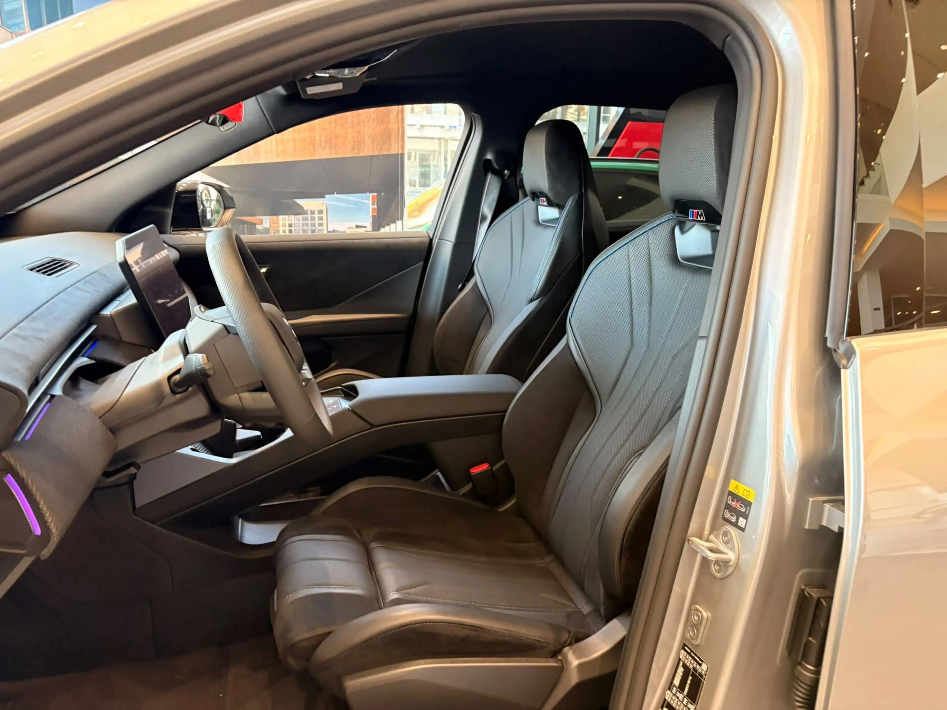 BMW iX3 iX3 113.4 kWh 50 xDrive — photo 8