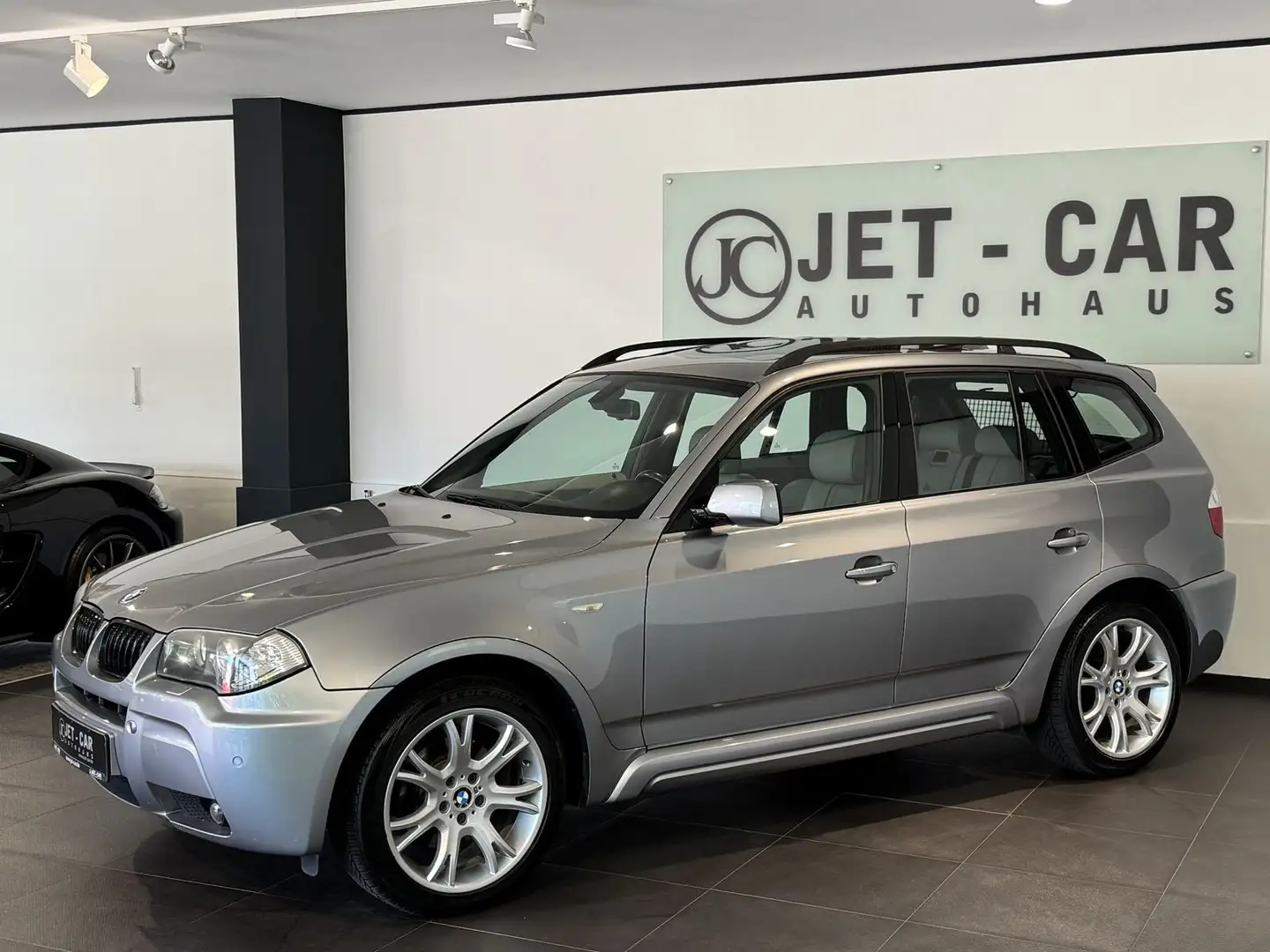 BMW X3 2.5i M Sportpaket *Pano-Memory-Leder-18"* Grijs - 1