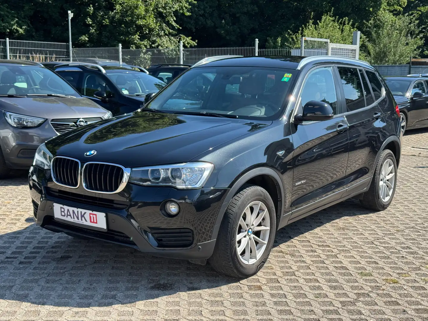 BMW X3 X3 sDrive*Advantage*NAVI*LEDER*SITZHEIZUNG* Zwart - 1