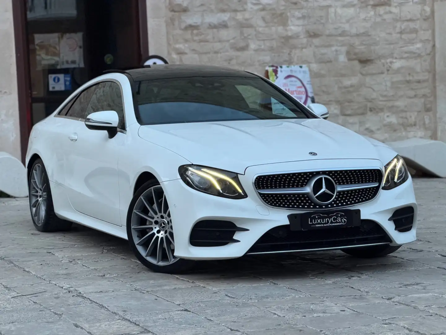 Mercedes-Benz E 220 d Auto Premium Plus TETTO LUCI 194 CV Bianco - 2