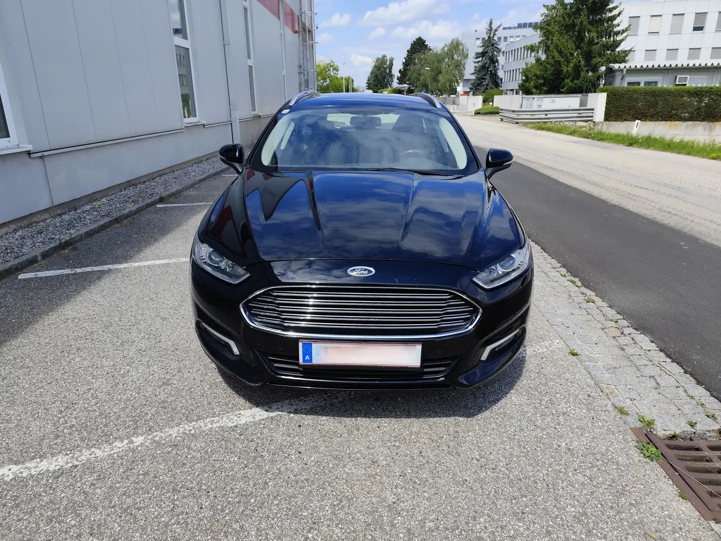 Ford Mondeo Mondeo Traveller Titanium 2,0 TDCi Schwarz - 2
